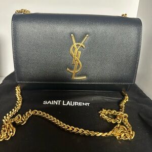 SAINT LAURENT
Kate Medium Shoulder Bag